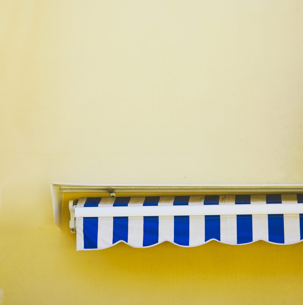 Toldo retro a rayas