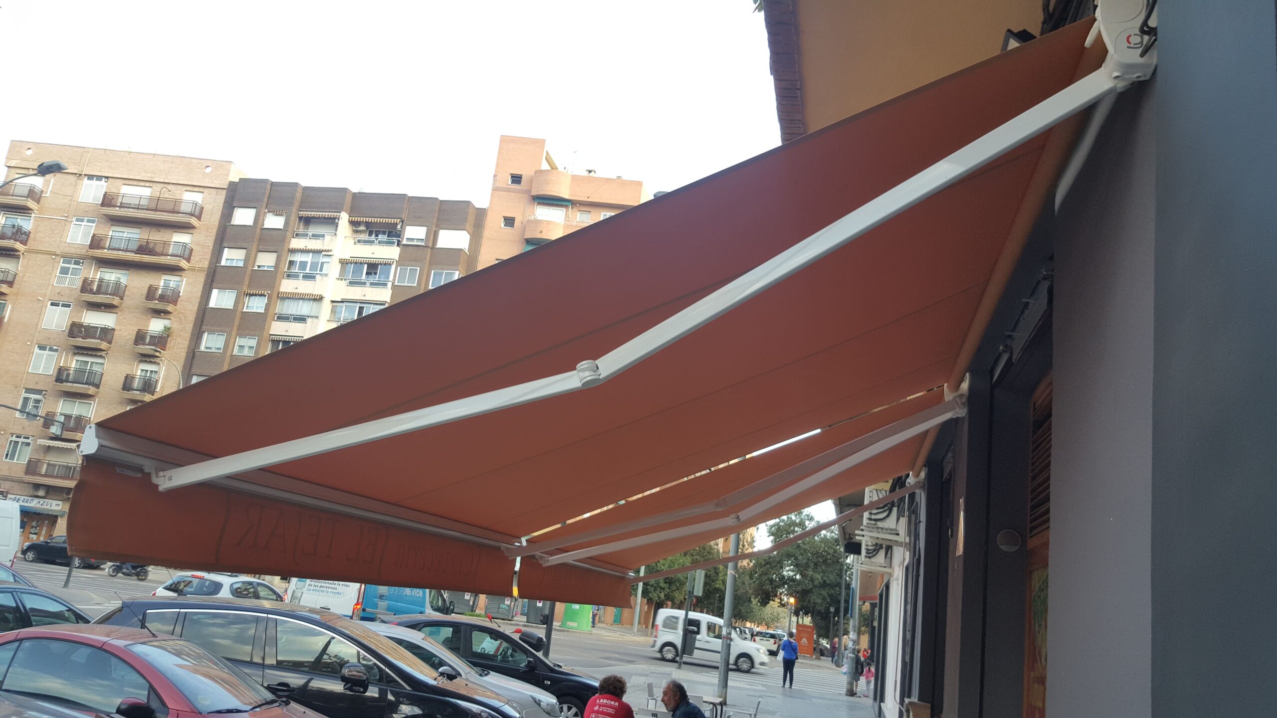Toldo para comercio rojo