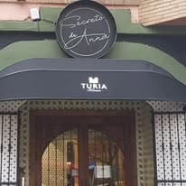Toldo para comercio negro