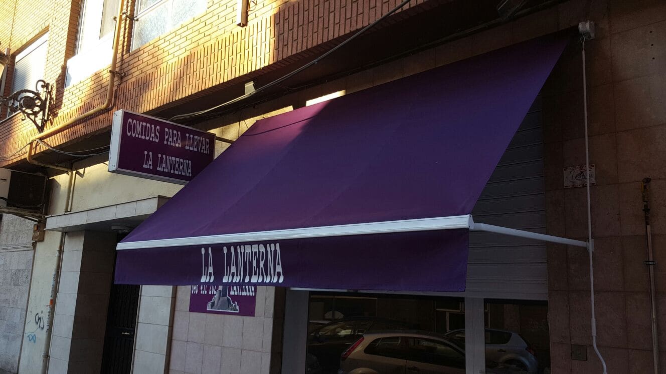 Toldo para comercio morado