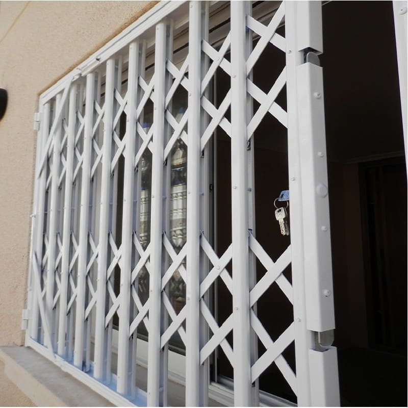 Rejas de Seguridad blanca de hierro Galvanizado.