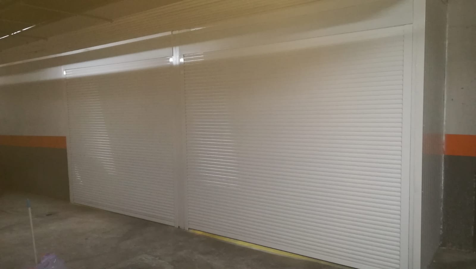 Instalación de persiana para garage