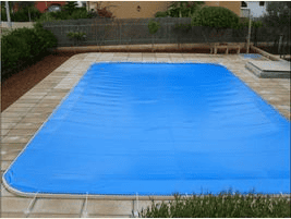 Piscina con lona para pisicina.