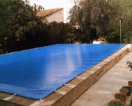 Piscina con lona para pisicina.