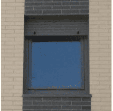 persianas en tono blanco en ventanas